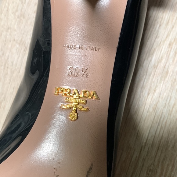 Prada Black Patent Leather Heels - Picture 4 of 4